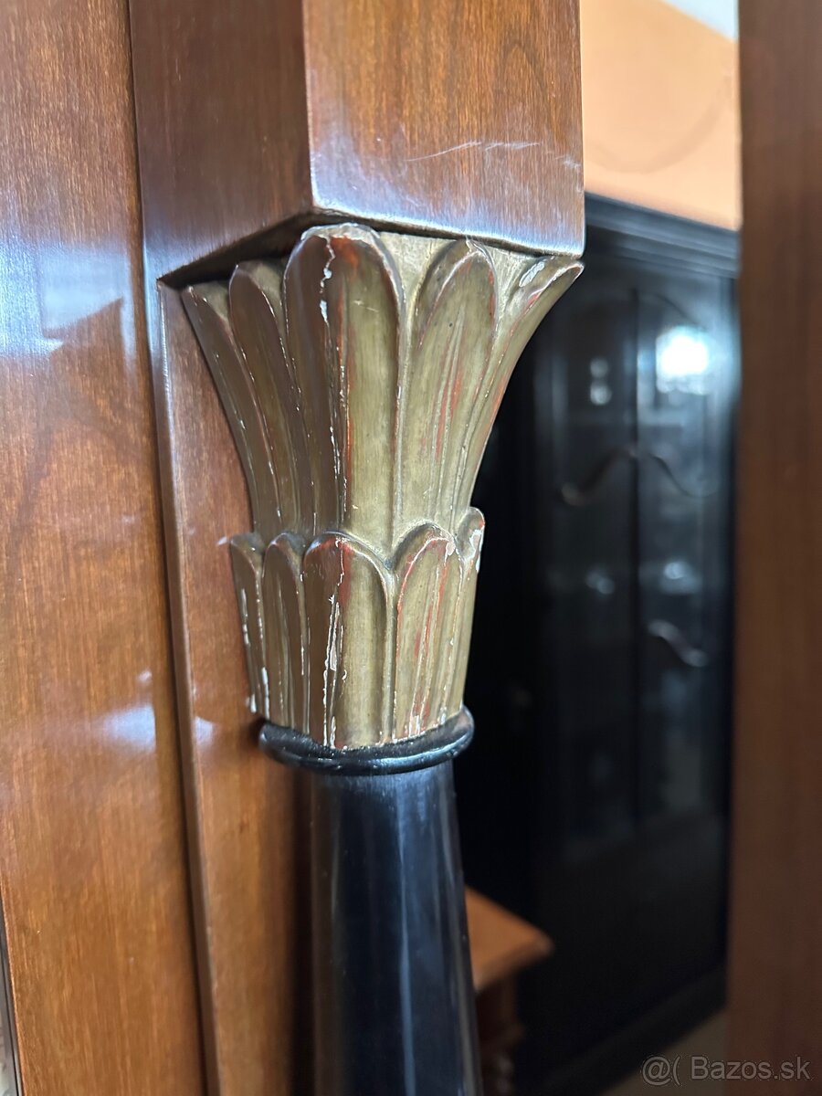 starožitná Vitrínová knižnica - 11