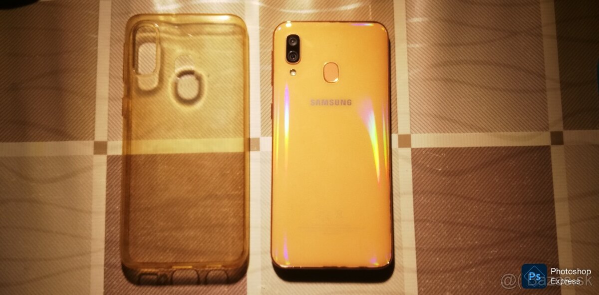 Samsung Galaxy A40 - 4/64/Android 11 - 11
