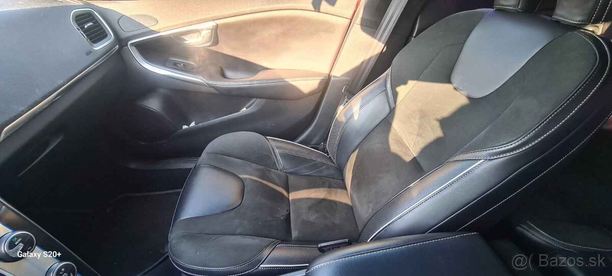 Volvo V40 2.0 120K R-design - 11