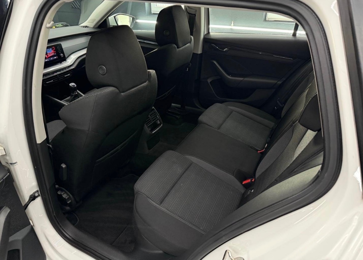 Škoda Octavia Combi 2.0 TDI SCR Style - 11