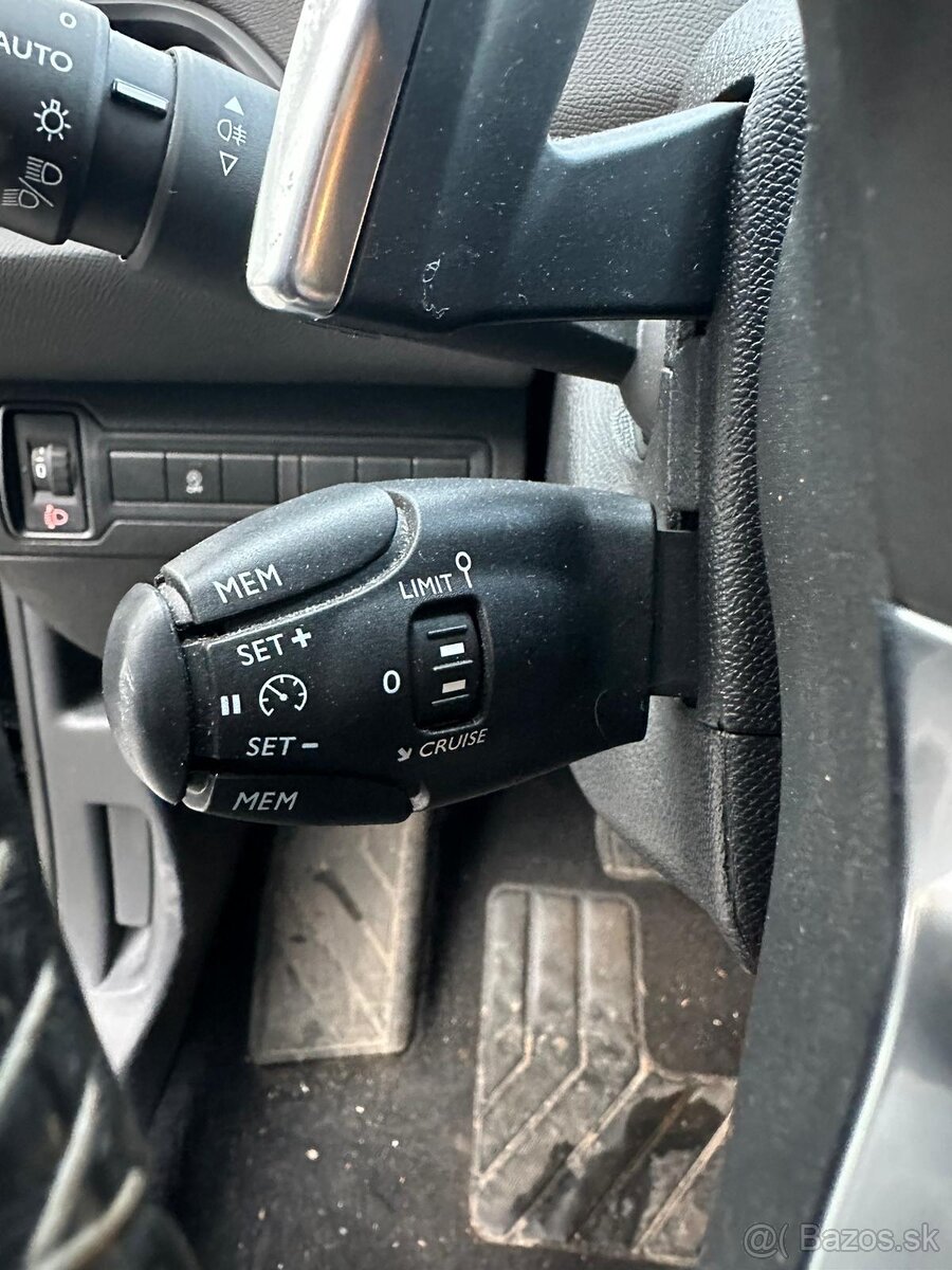 Peugeot 308 SW (2020) 1.2 PureTech - 11