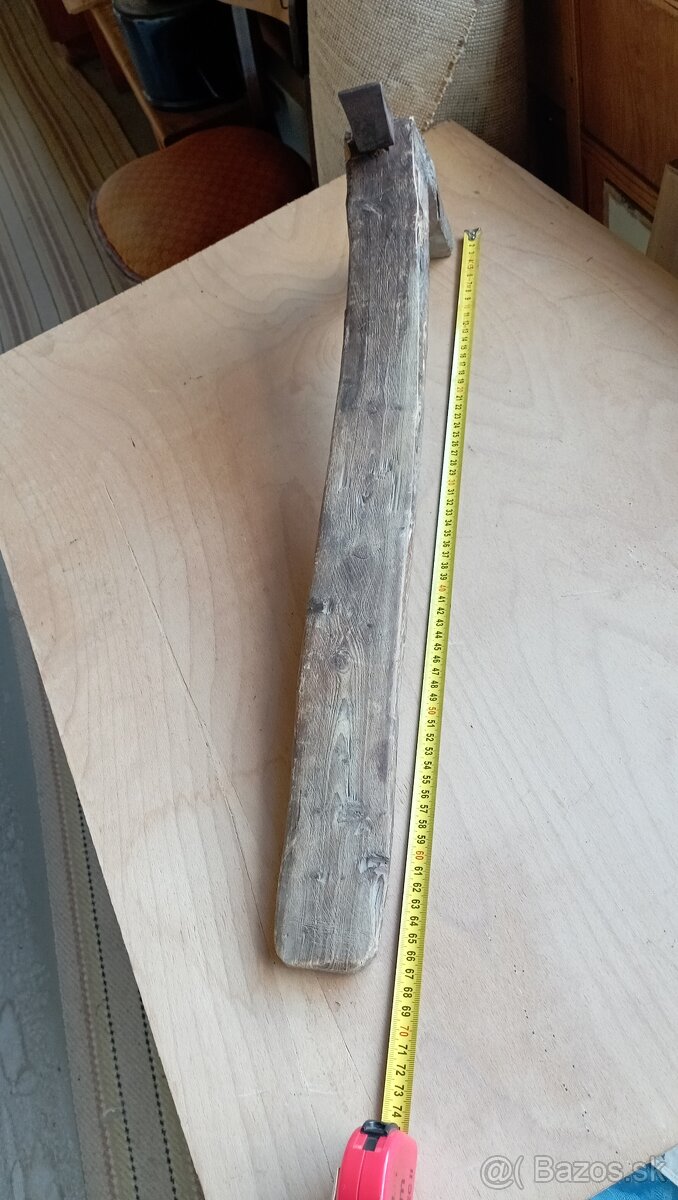 Starožitný naklepávač na kosu - 11