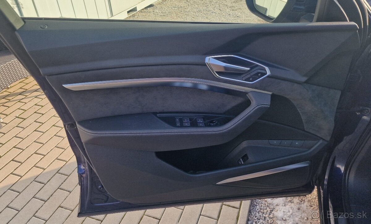 AUDI E-TRON 50 QUATTRO BASIS - 11