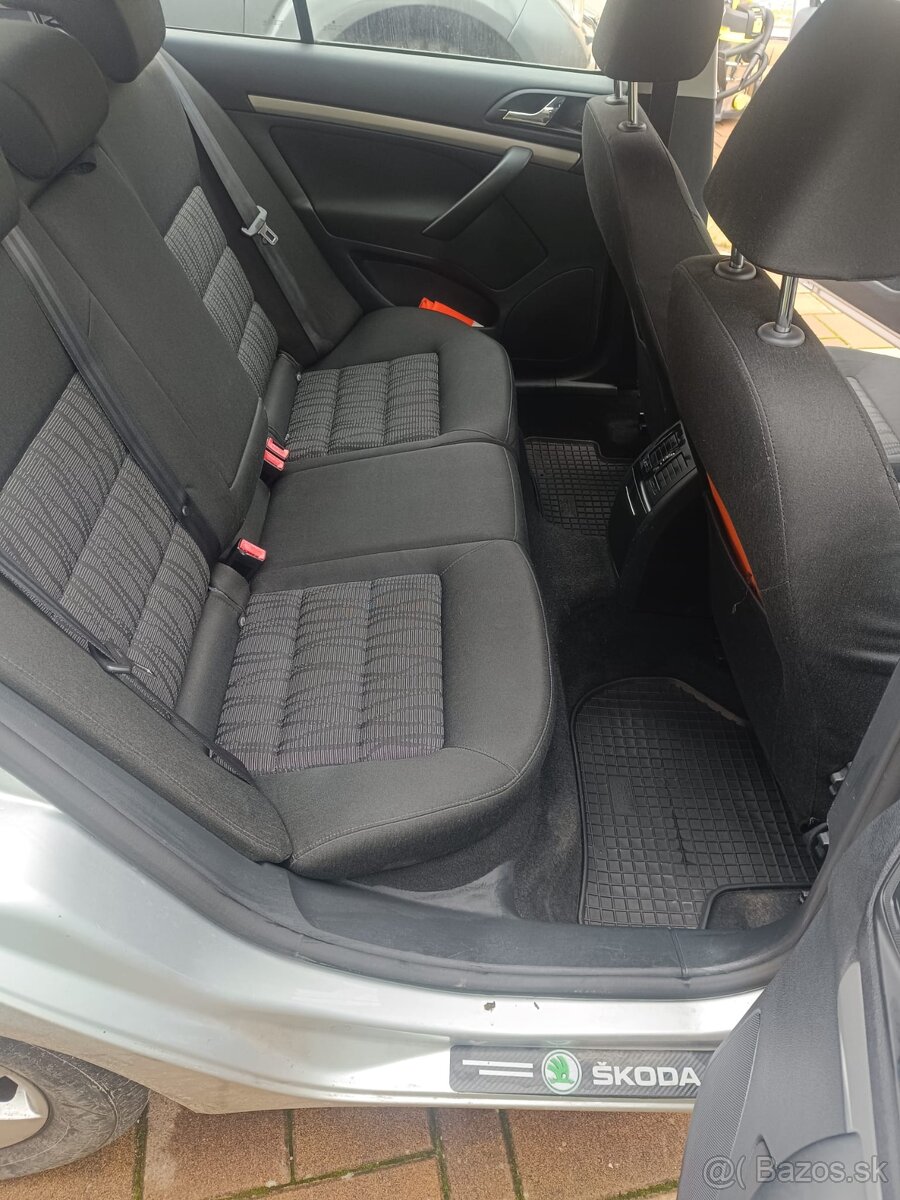 Škoda Octavia 2009 77kw 290 tis km - 11