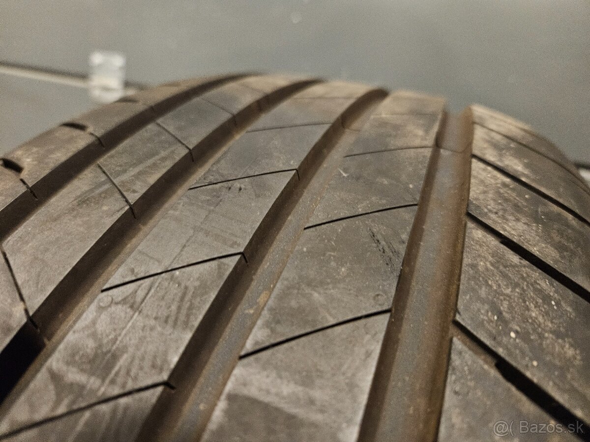 Prakticky nové letné pneumatiky Bridgestone - 235/55 r18 - 11