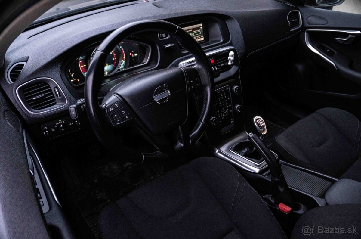 Volvo V40 T2 1.6L Momentum - 11