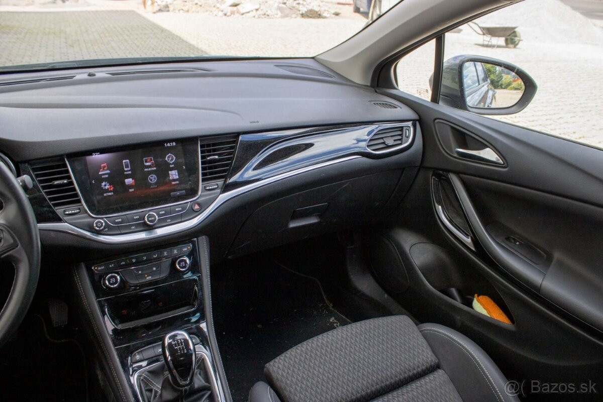 Opel Astra Sport Tourer - 11