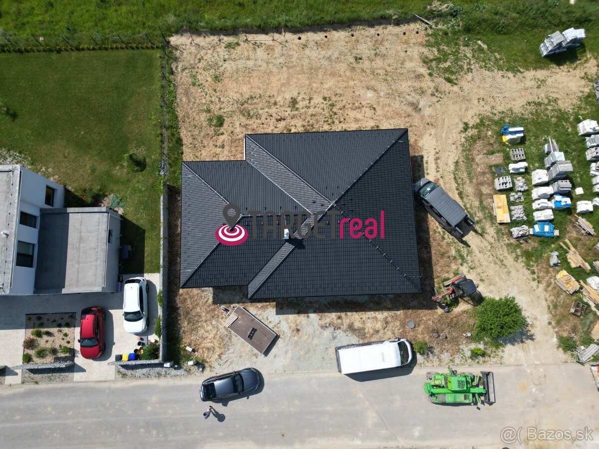TARGETreal┃4 izbový rodinný dom s nádherným 720 m pozemkom a - 11