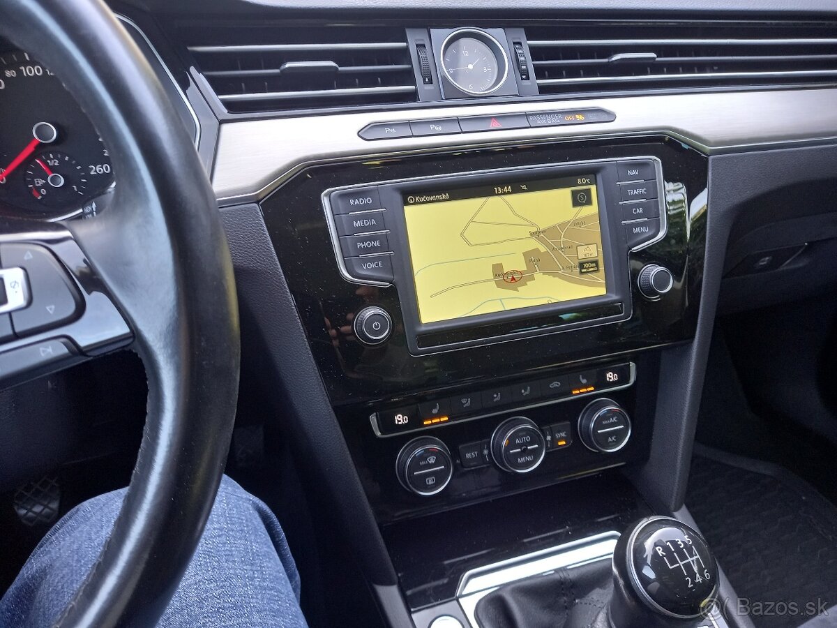 VW PASSAT B8 2,0TD-2015-150PS-LED-ACC-HIGHLINE-AHK - 11