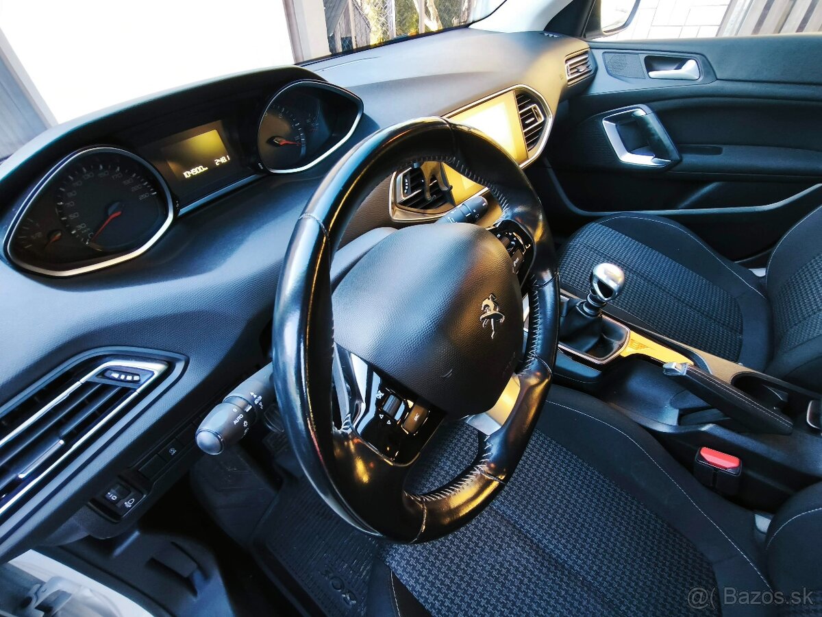 Predám auto Peugeot 308 sw 1.6HDi - 11