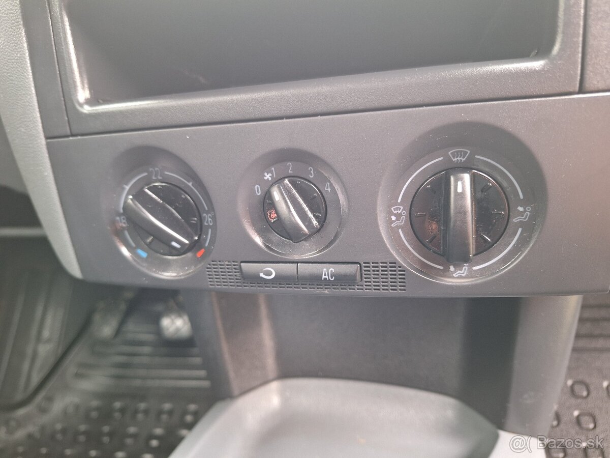 Škoda Fabia 1.4MPI 50kw Combi - 11