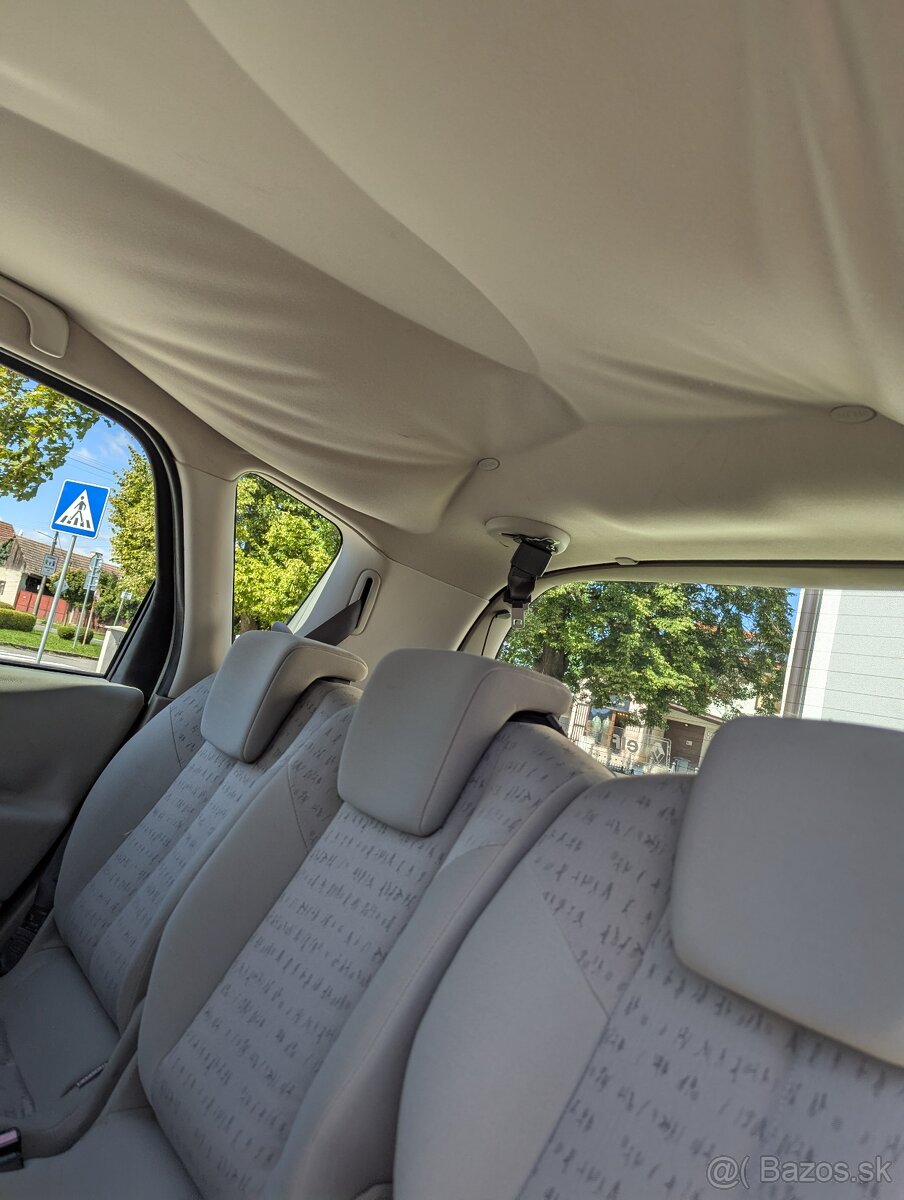 Predám Renault Scenic II 1.6 2004 - 11