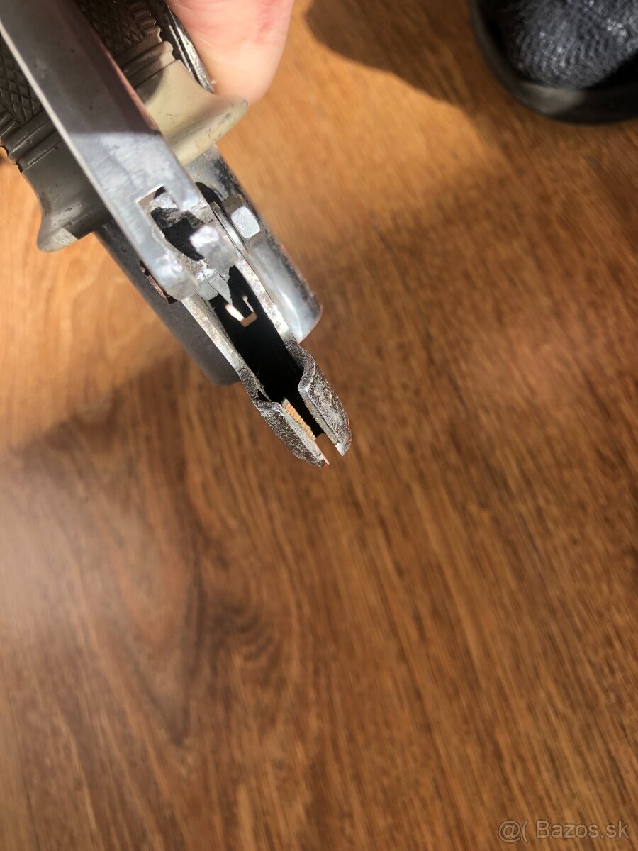 Predám náhradné diely na jawetta 551 a Štadión S 11 a S 22 - 11