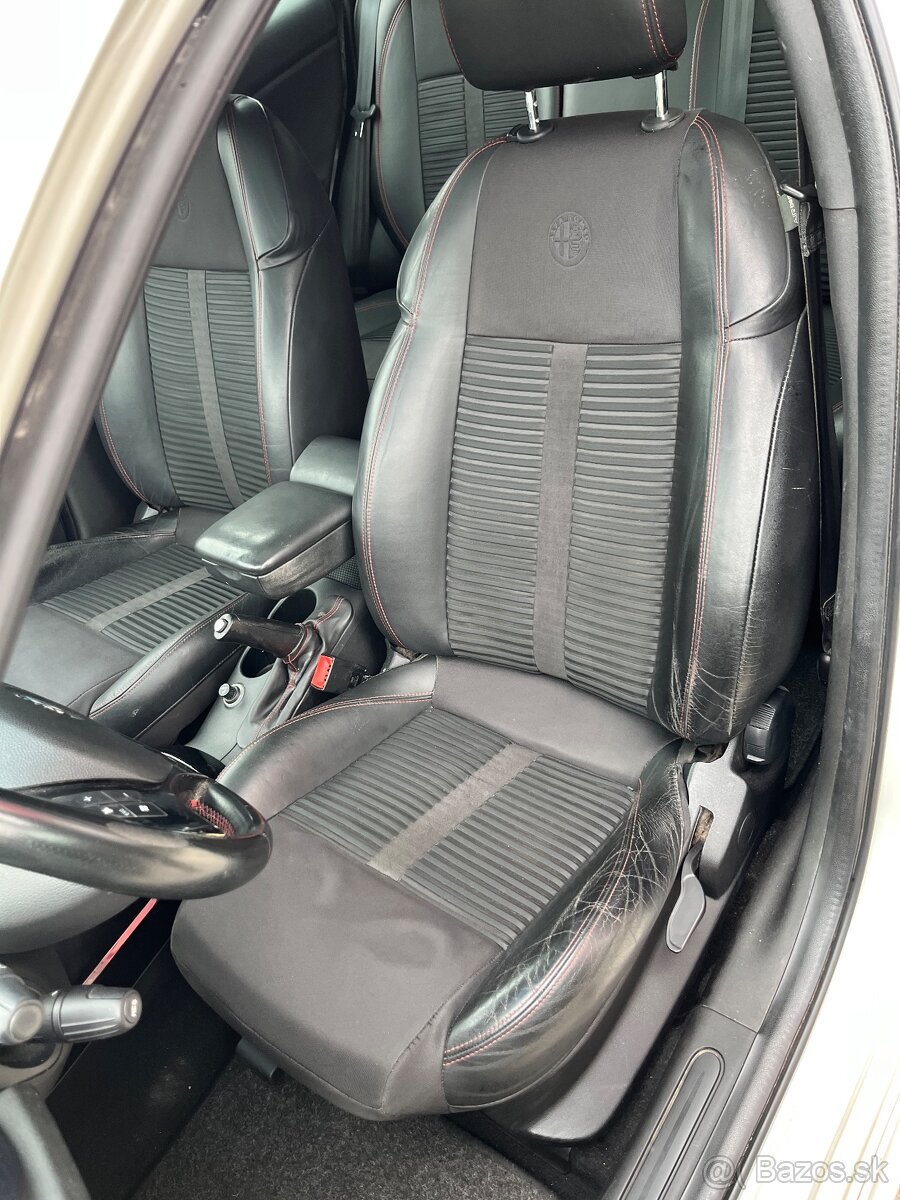 Alfa Romeo Giulietta 1.6 JTDm Šport = 196531km, 2011 = - 11