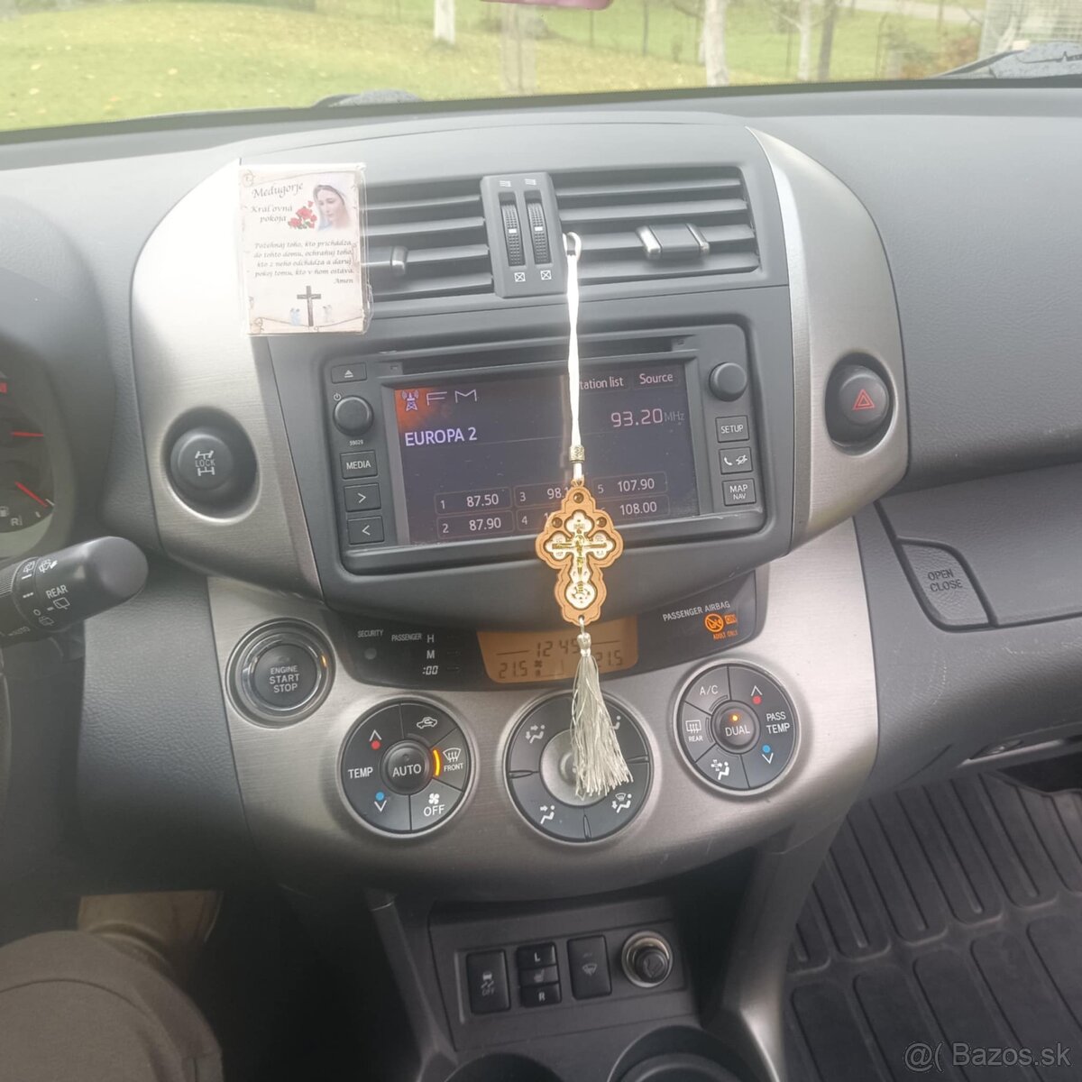 Predám Toyota RAV4 2,0 benzín 116kw 4x4 , biela perleť - 11