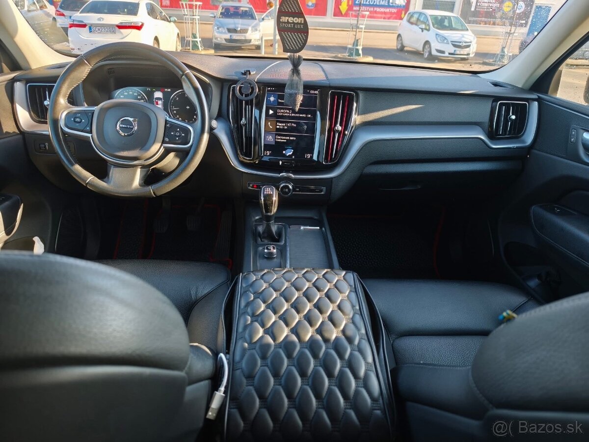 Volvo XC60 D3 2.0 Nafta | 2018 I - 11