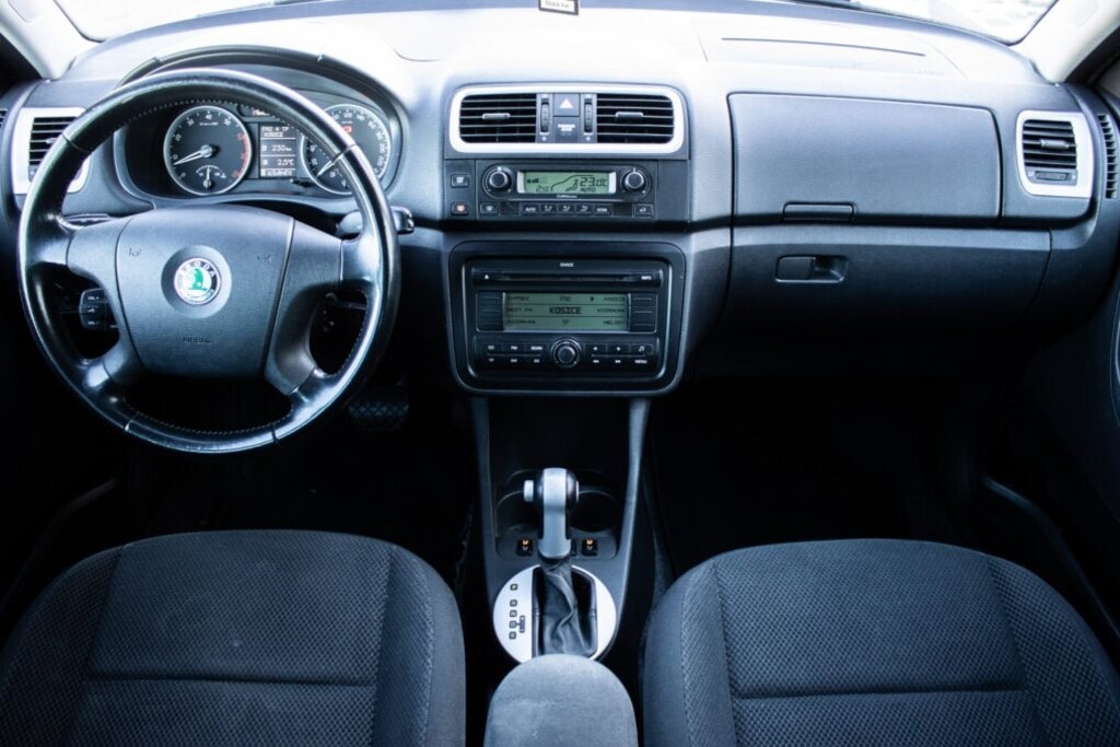 Škoda Fabia 1.6 Elegance, 77kW (2008) - 11