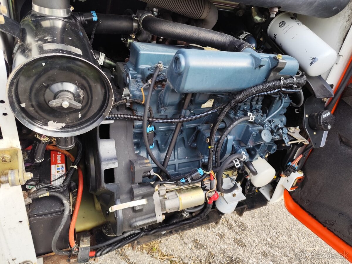 Šmykom riadený nakladač Bobcat S185. ŠPZ. - 11