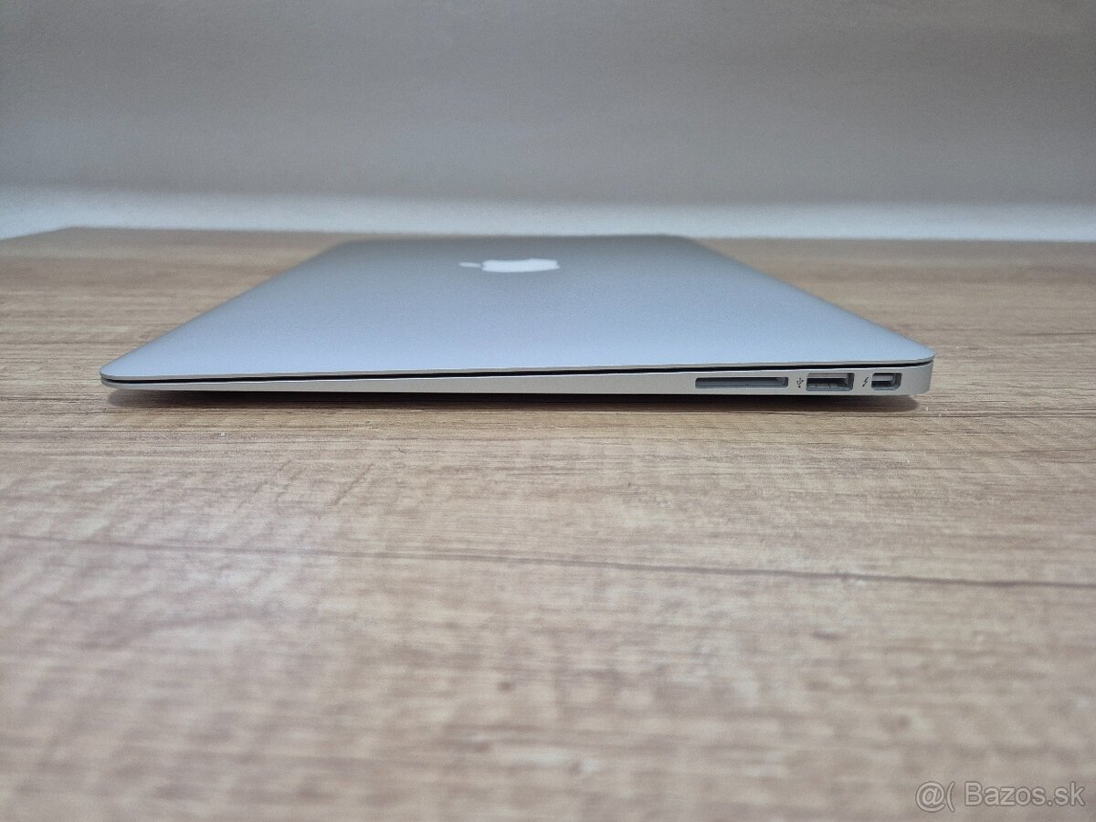 MacBook Air (13-inch, 2017) /Intel Core i5/8GB RAM/128GB SSD - 11