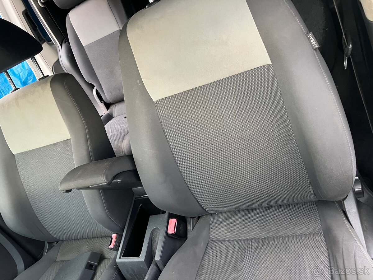 Rozpredam vw Caddy maxi 2013 1.6 bifuel CHGA - 11