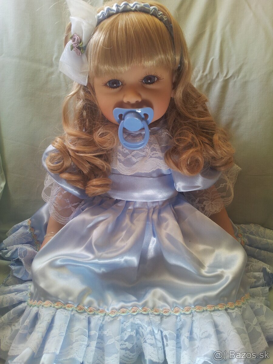 Realistická bábika s modrým cumlíkom - 11