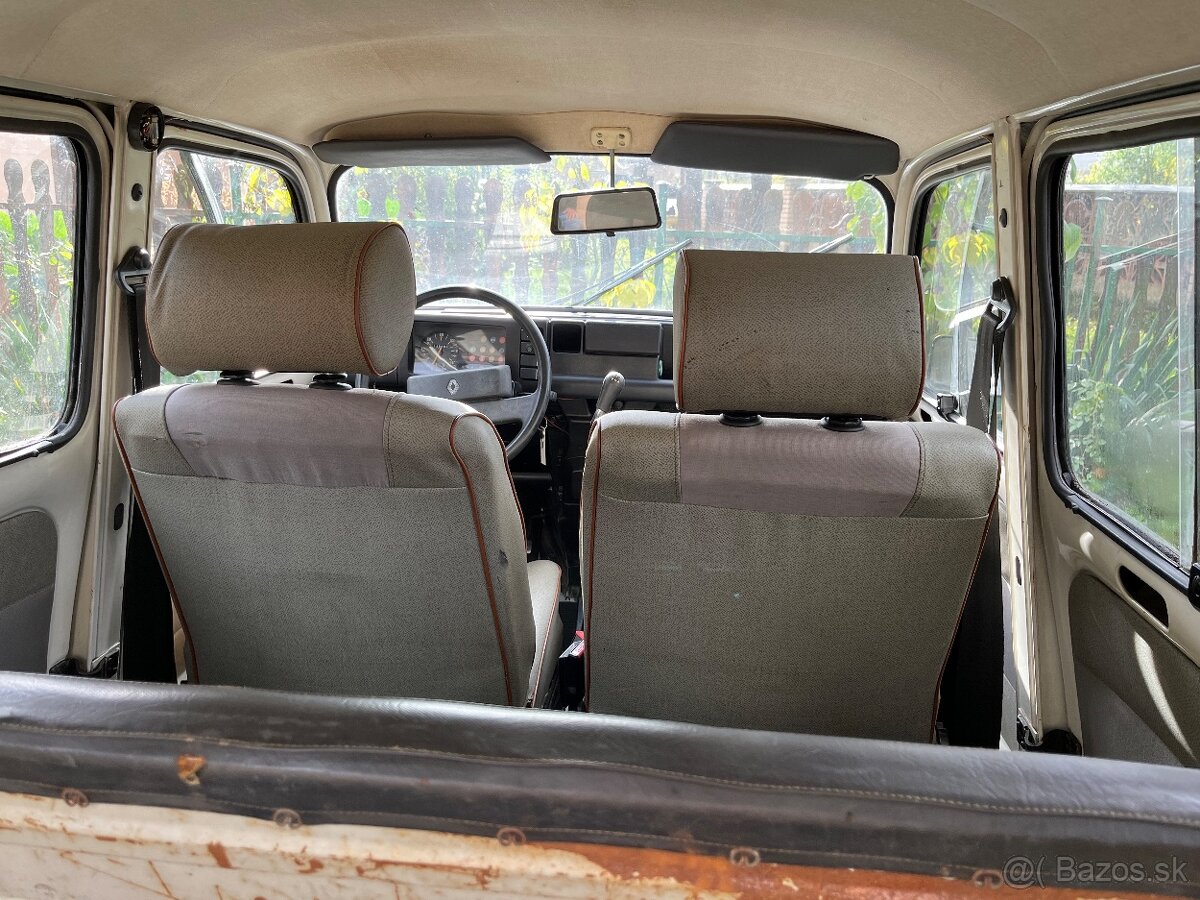 Renault R4 / 112C - 11