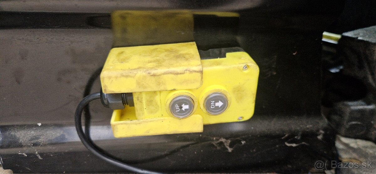 Renault Master 2.5 dci Vyklapac do 3,5t 7 miest - 11