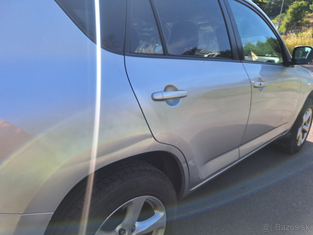 Toyota RAV4 2.2 D-4D 110kW 4x4 - 11