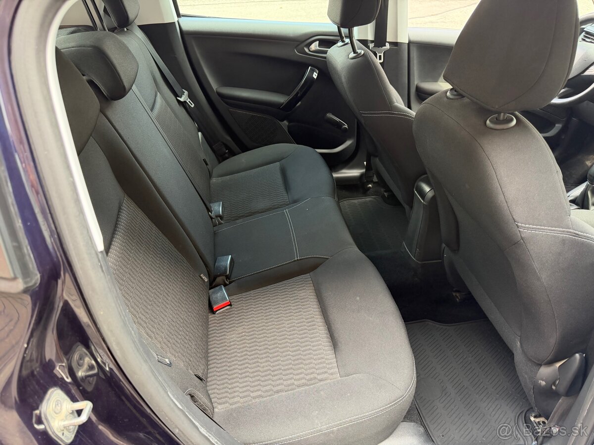 Peugeot 208 1,2i - 11