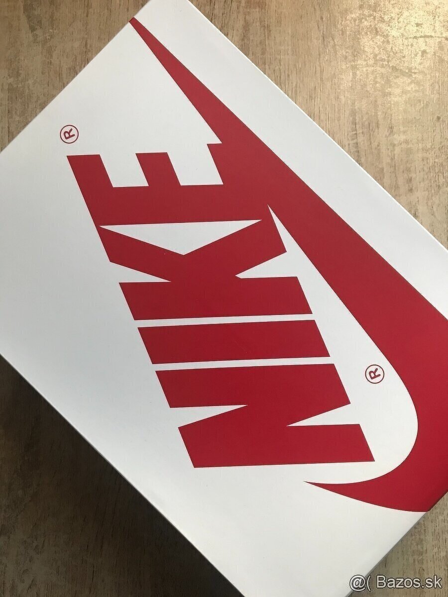 TENISKY NIKE AIR JORDAN 1 RETRO High OG EU 44 + 44,5 - 11