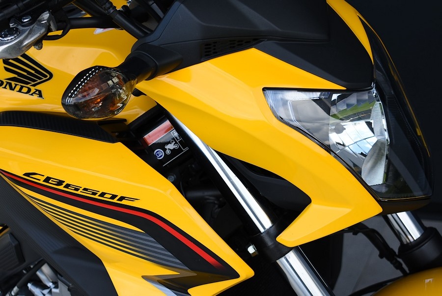 Honda cb 650 F ABS r. 2017 - 14 tis. km - povod SK - 11