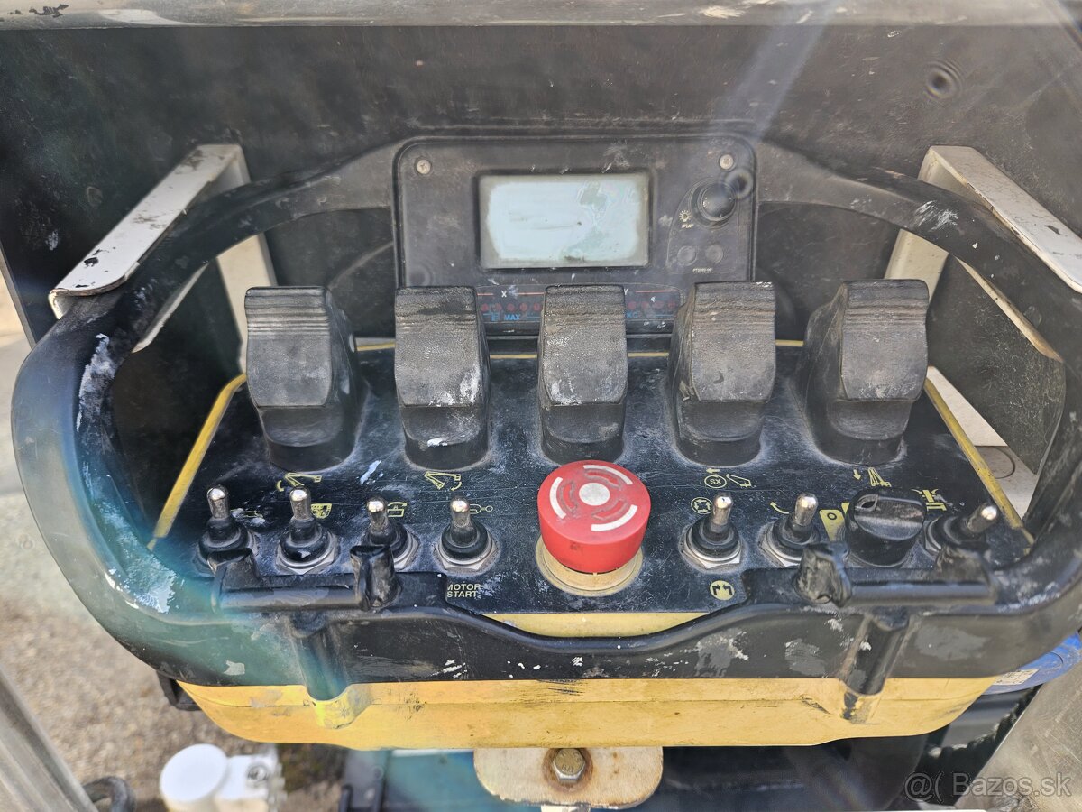 Montážní plošina 24m - 11