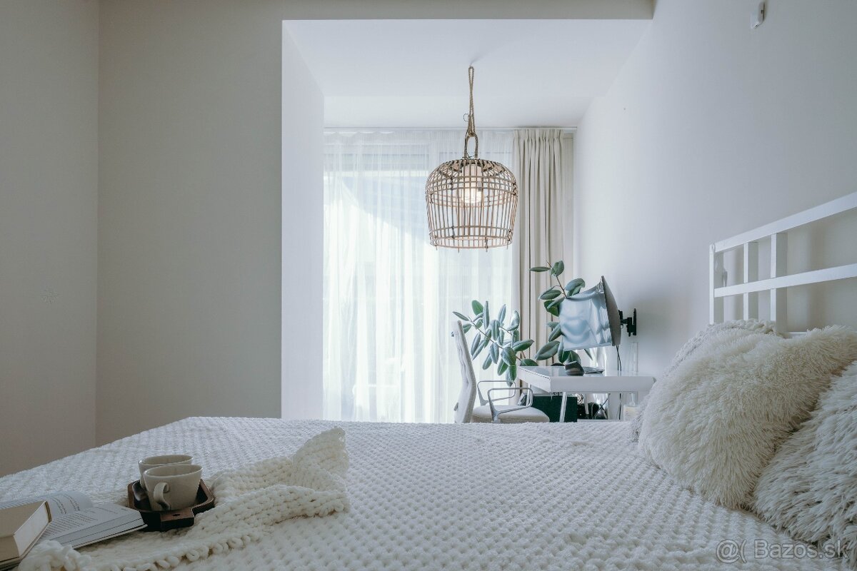 Nadčasová elegancia v srdci zelene - 11