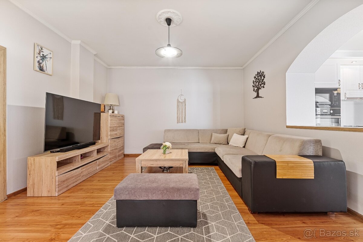 Rodinný dom s vidieckým štýlom na predaj v obci Tomášikovo - 11