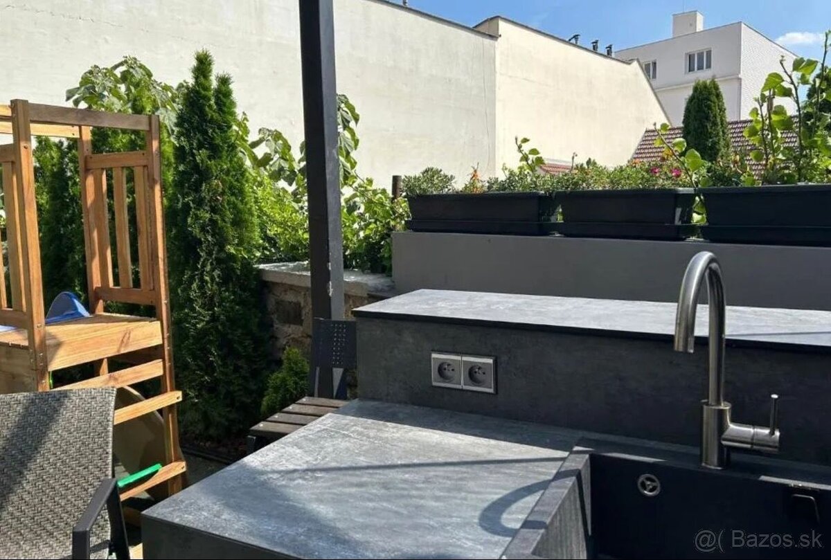 2-izbový byt v historickom dome, ul.Námestie 1. mája, Brati - 11