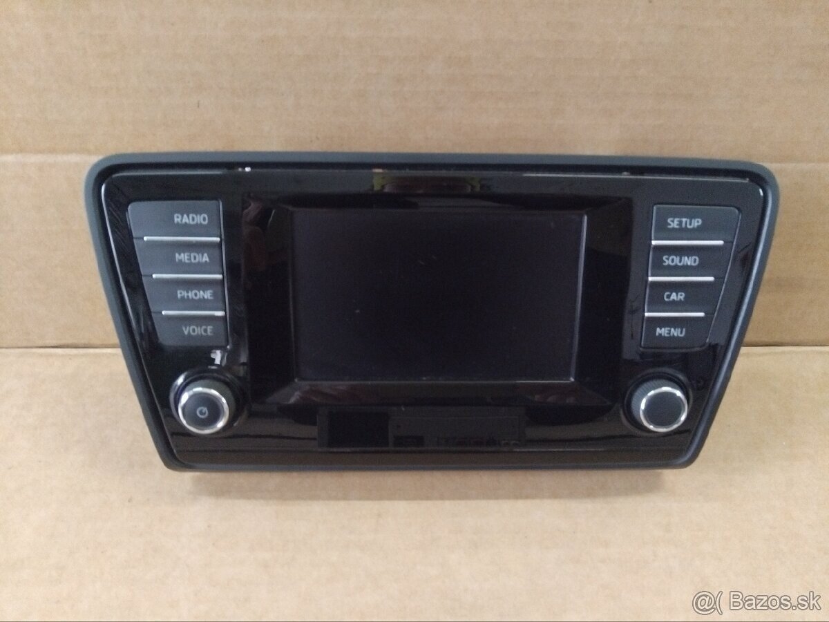 autorádio Octavia 3 - displej, čítačka - 11