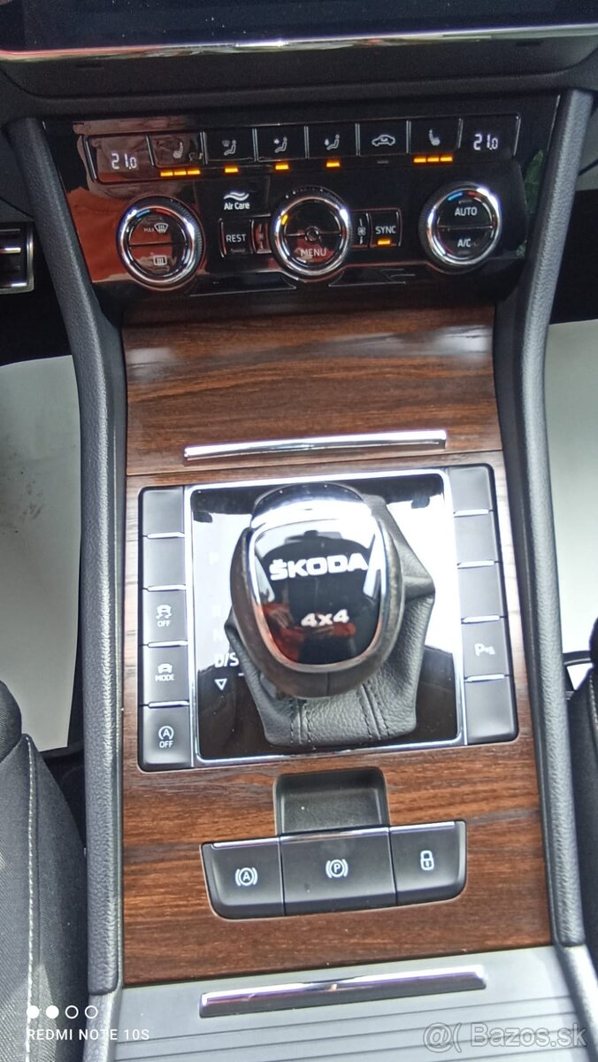 ŠKODA SUPERB SCOUT COMBI 2,0 TDI DSG 4x4 - 11
