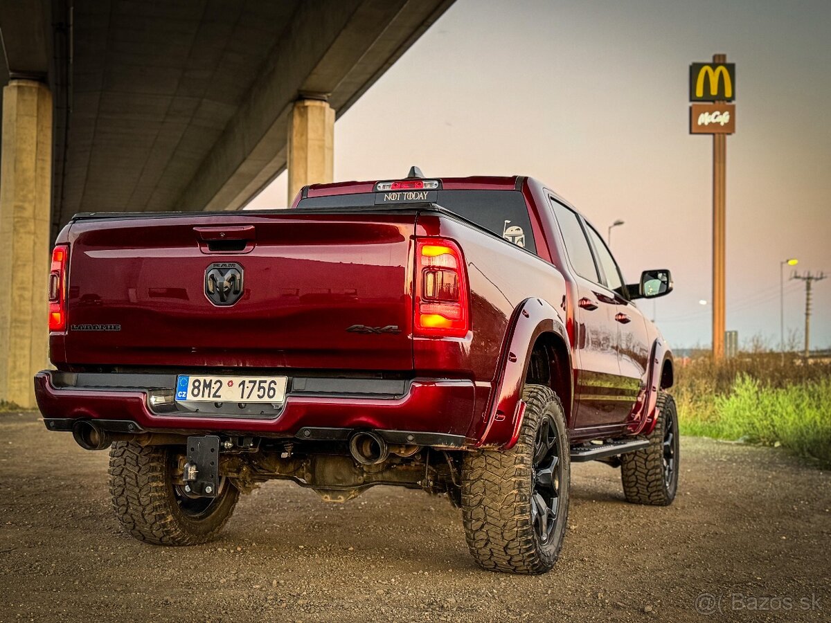 Dodge Ram Laramie 2019 - 11