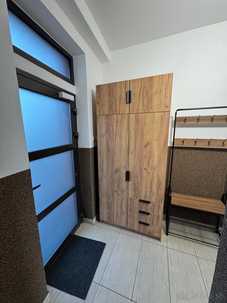 Predám rodinný dom v centre Kysuckeho Nového Mesta - 11