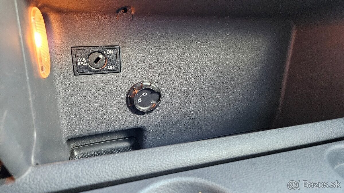 Volkswagen Touran 1.6 tdi dsg - 11