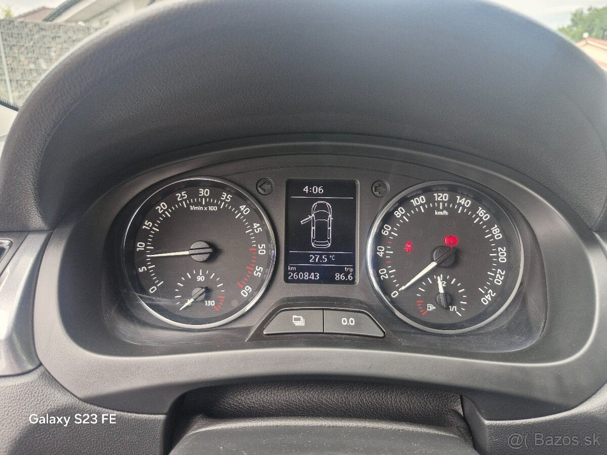 Skoda Rapid Spaceback 1.6 TDI 66kw - 11