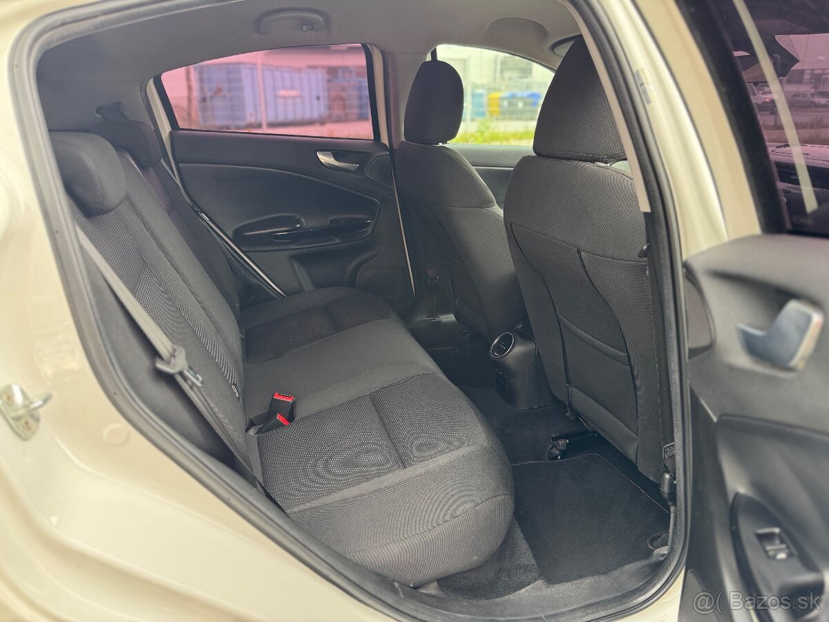 Alfa Romeo Giulietta 1.6 multijet Nová STK - 11