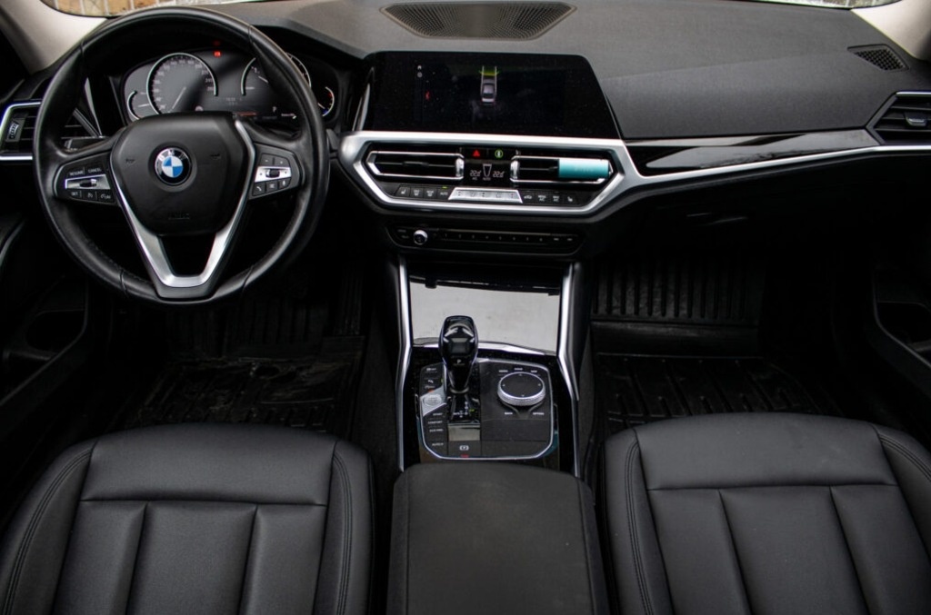 BMW Rad 3 320d Advantage A/T RWD - 11