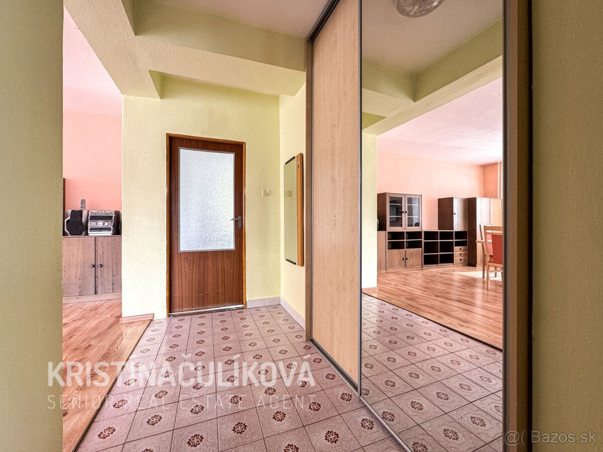 RODINNÝ DOM S GARÁŽOU, VERNÁR - 11