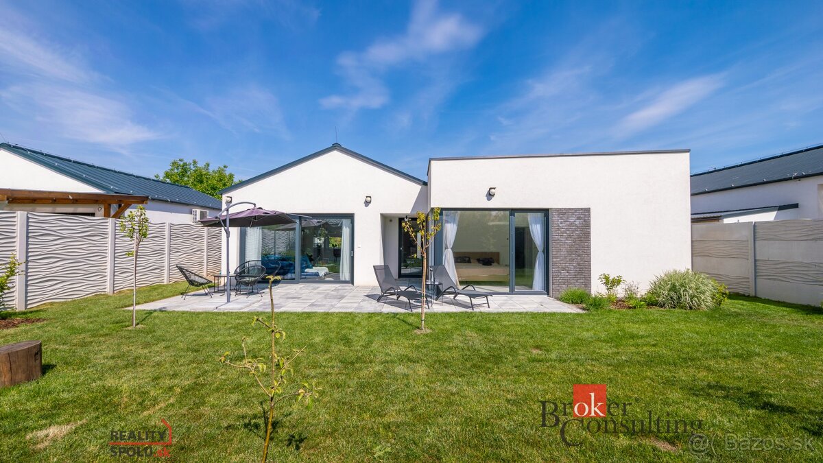 Výnimočné bývanie v Novej Dedinke – moderný dizajn a pokojná - 11