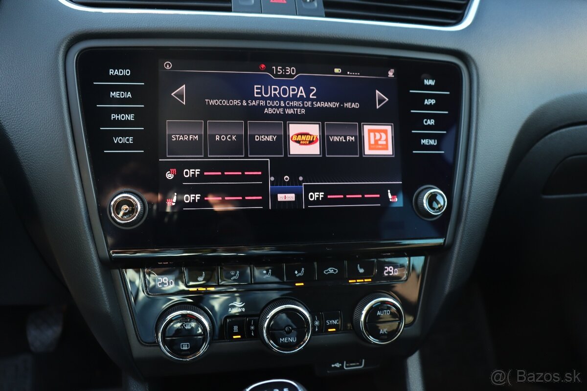 ŠKODA OCTAVIA 3 1.5 TSI 110KW LIFTBACK - 11