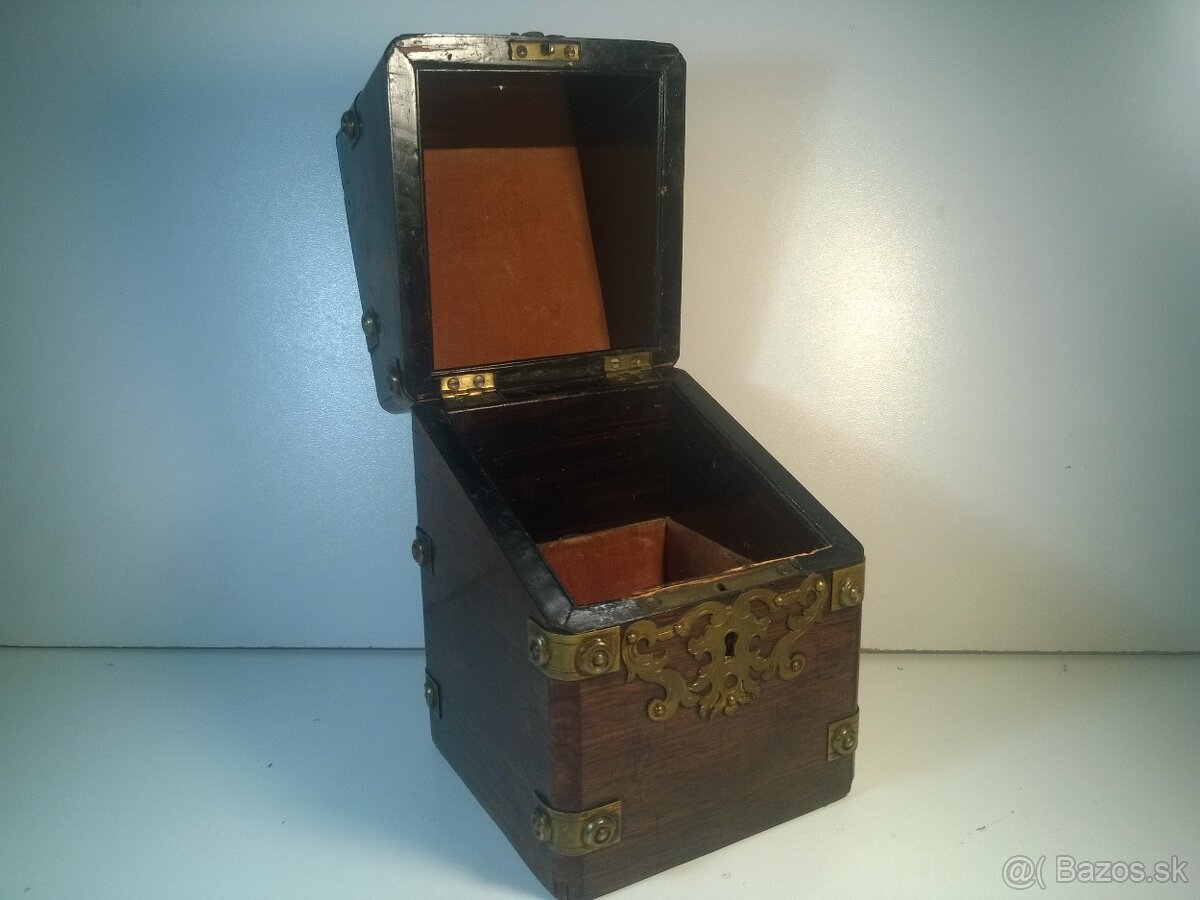 Starožitná drevená skrinka 19.storočie - 11