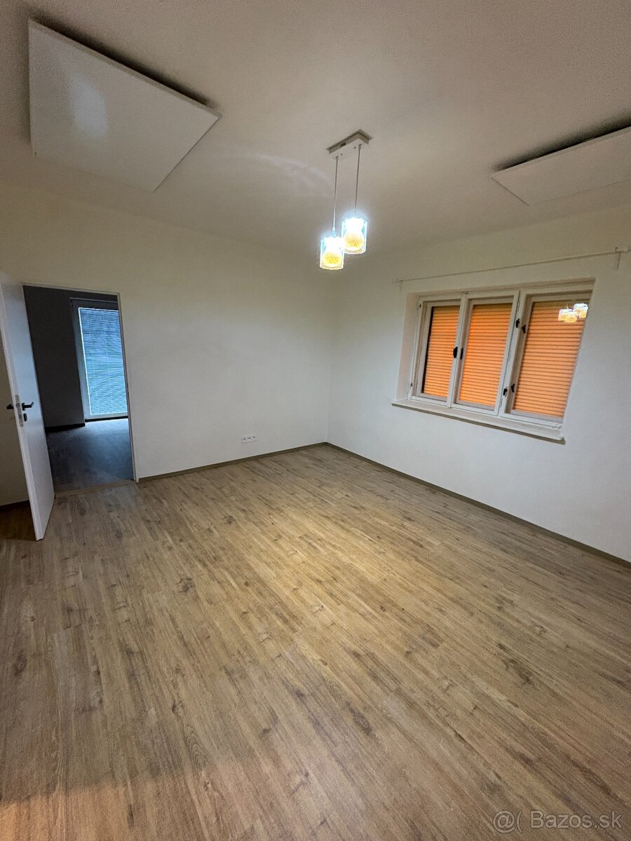 Prenájom domu v obci Tvrdošovce - 11