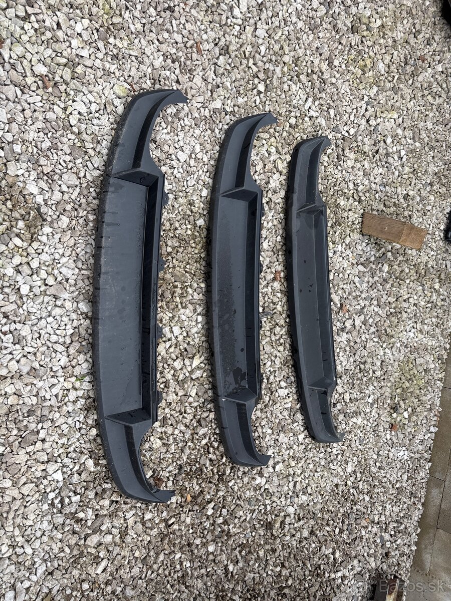 Octavia 3 naraznik maska lišta svetlo - 11