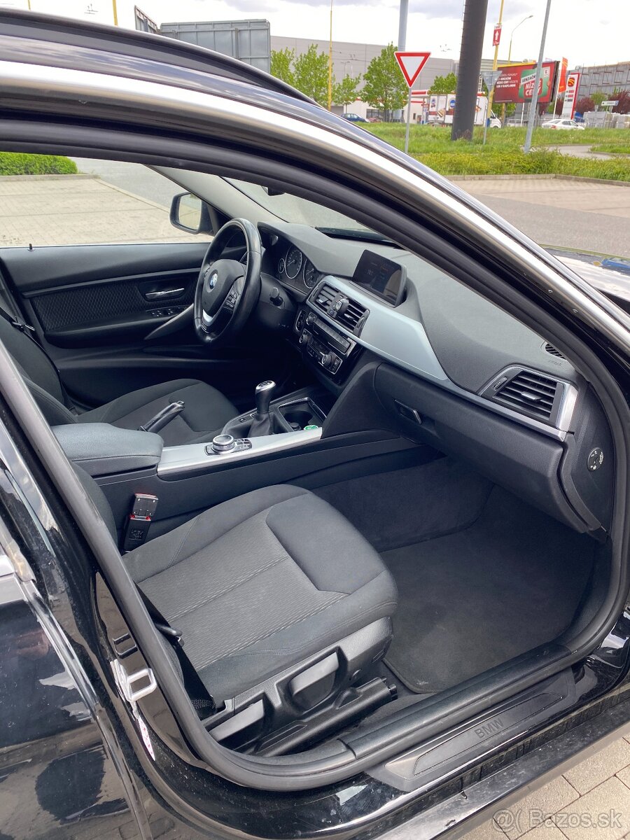 BMW rad 3 Touring 318d 2019 - 11